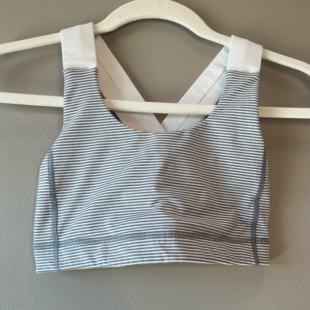 Size 4 lululemon infinity back sport bra
